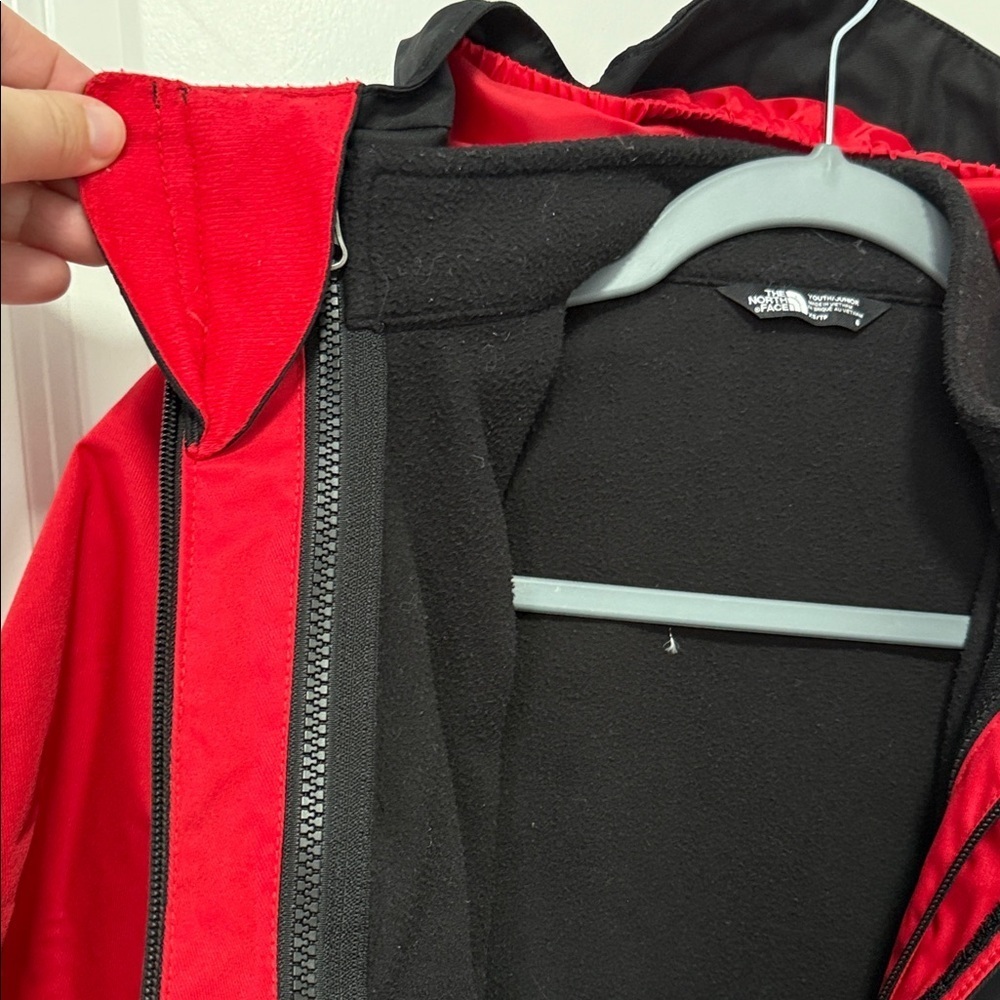 The North Face Kids' Red Black 2 in 1 Waterproof jacket and Fleece Sweater XS 6 - Picture 4 of 8